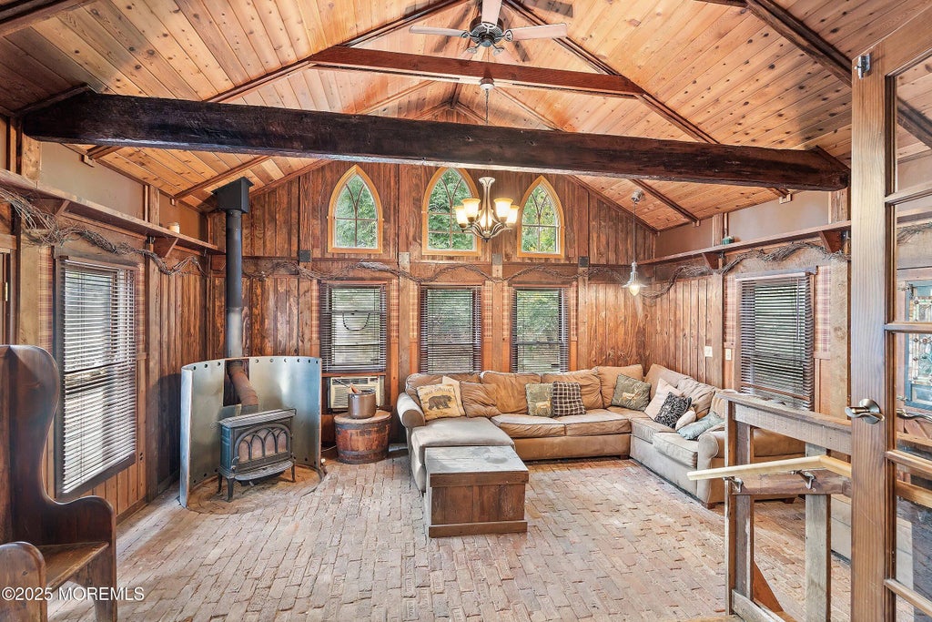 53 Hilltop Road, Howell