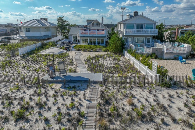 14 Falls Road, Mantoloking