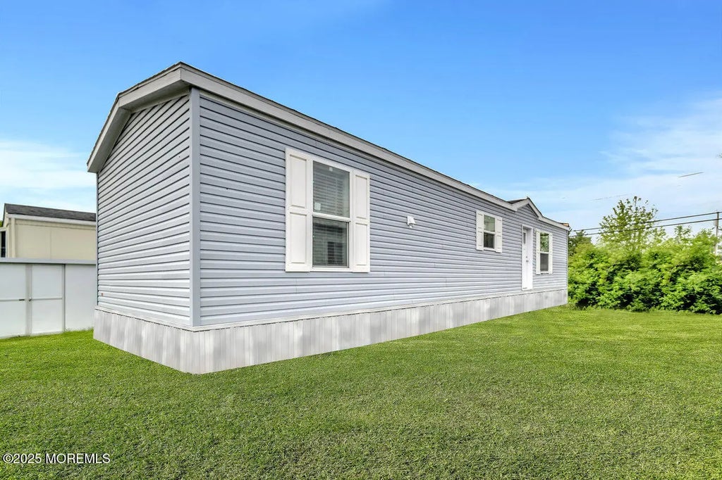 205 Maple Street, Robbinsville