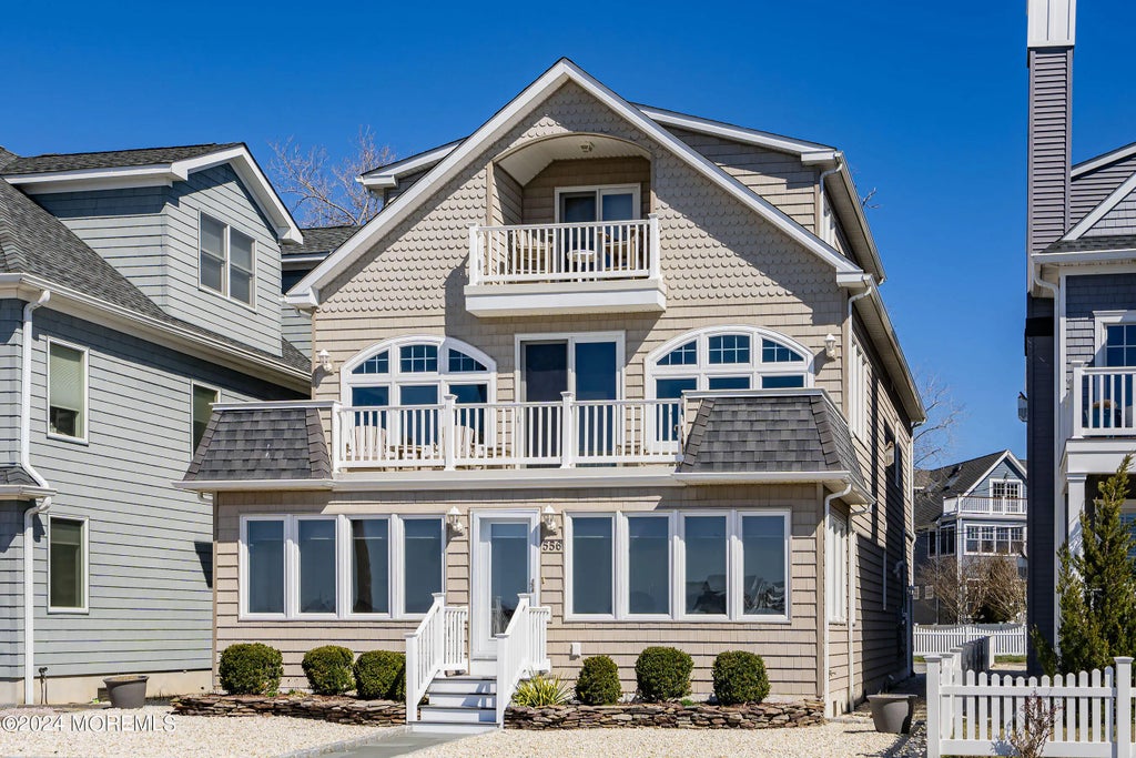 556 Riverside Drive, Manasquan