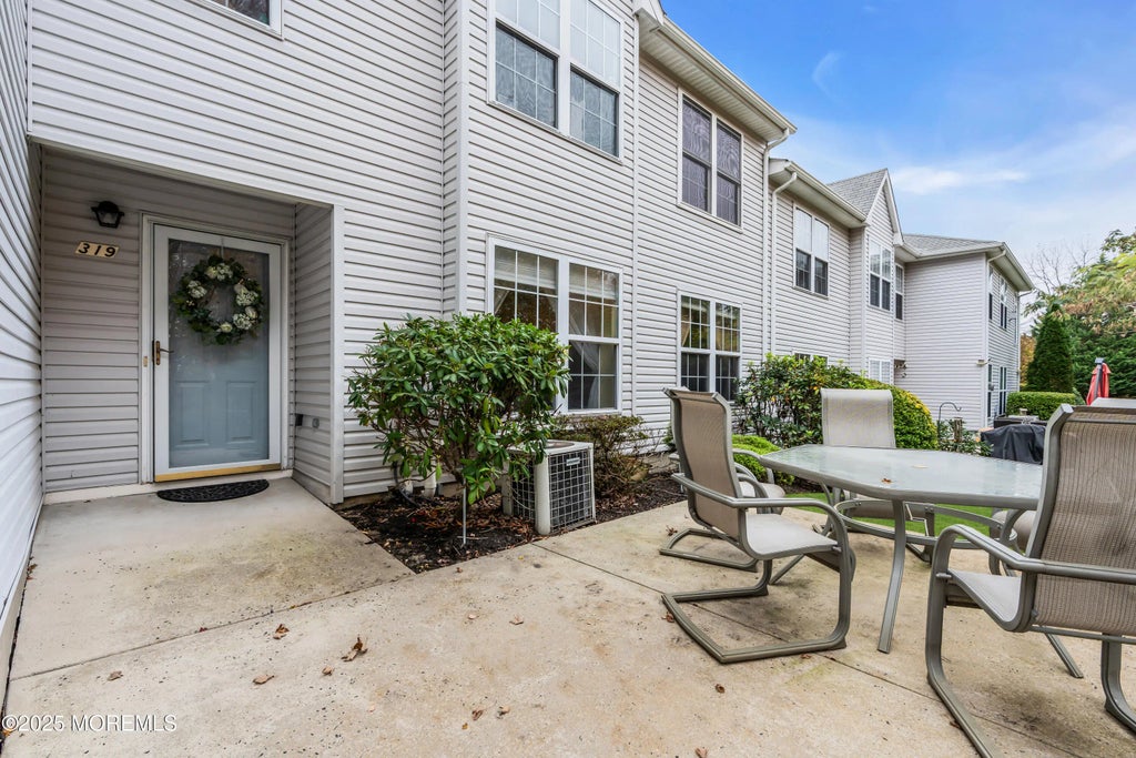 319 Deuce Drive, Wall