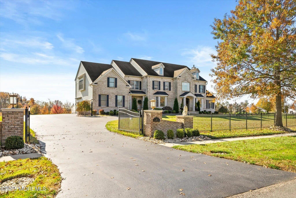 30 Ridgeview Way, Allentown