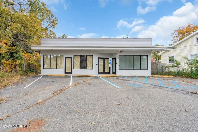 736 Mantoloking Road, Brick