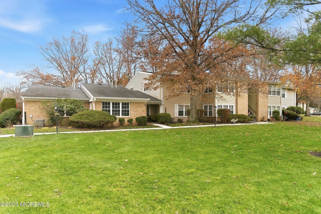 7 Boxwood Terrace 250, Red Bank