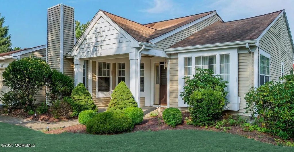 1061 Buckingham Drive B, Manchester