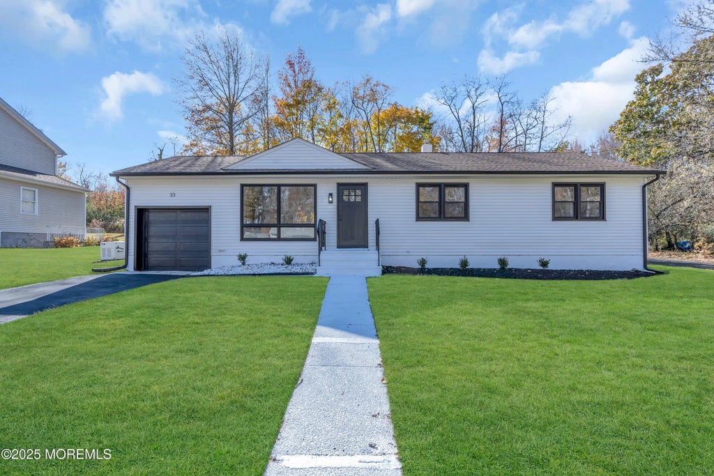 33 Lake Drive, Roosevelt