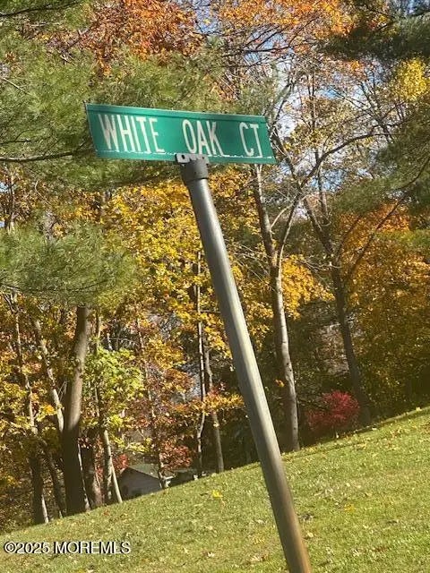 15 White Oak Court, Howell