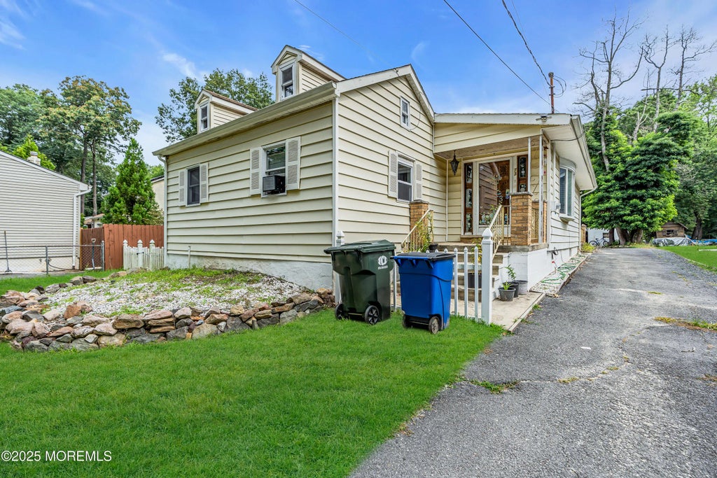 73 Maxim Road, Howell