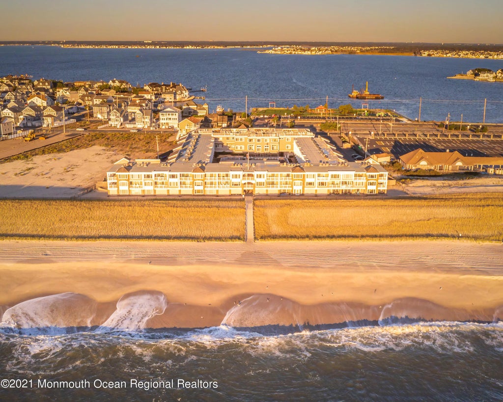 438 N Route 35 N 1107, Mantoloking