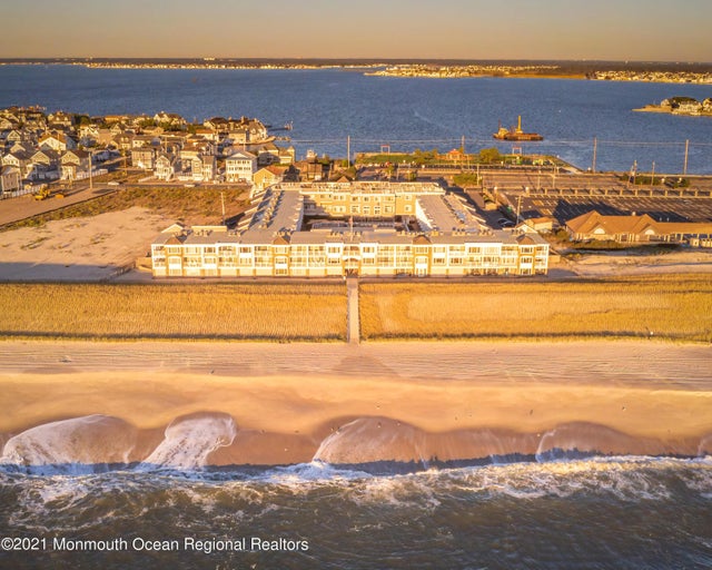 438 N Route 35 N 1107, Mantoloking