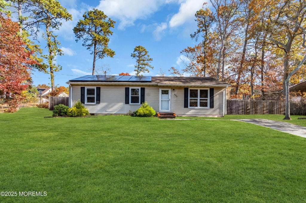 355 Western Boulevard, Bayville