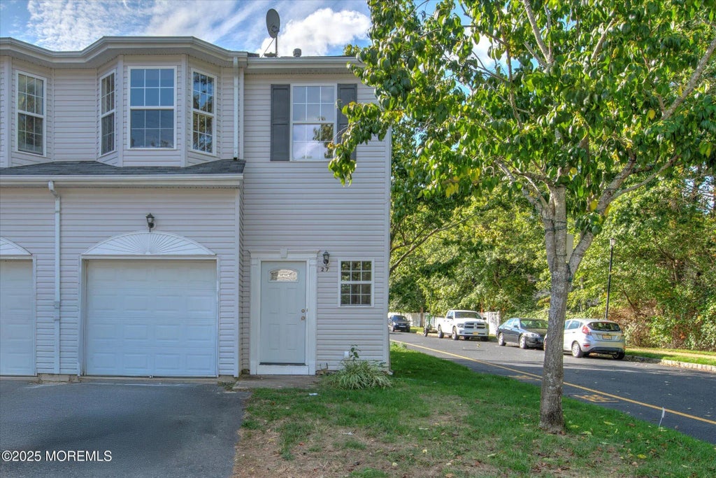 1 Esplanade Way, Bayville