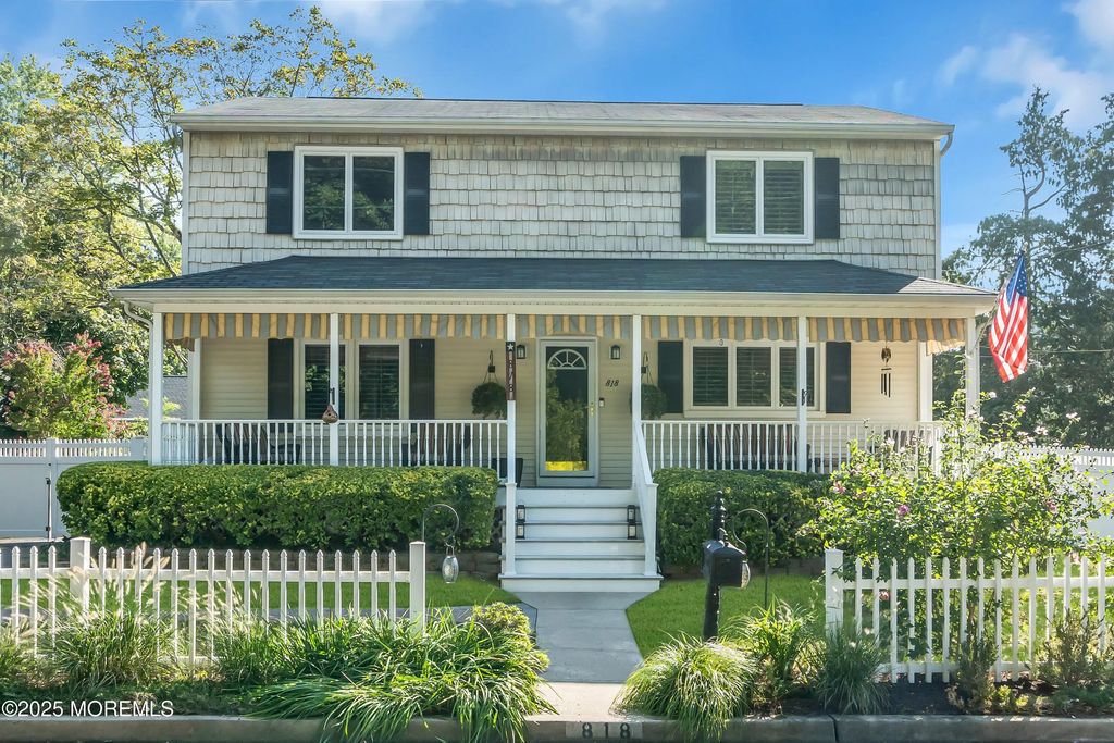 818 Arthur Drive, Red Bank