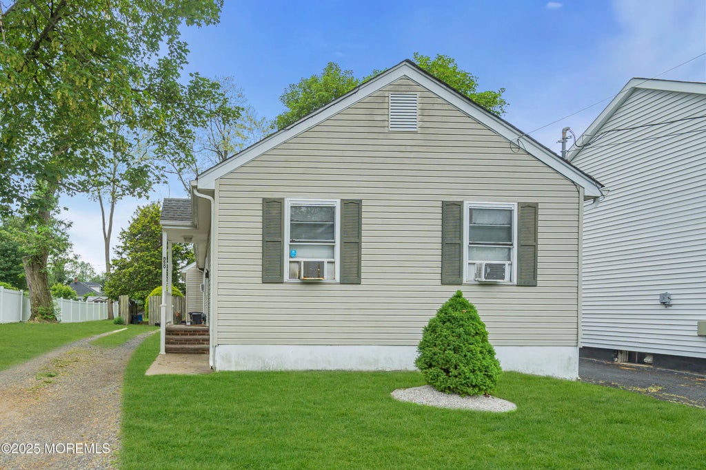 28 Lockwood Avenue, Freehold