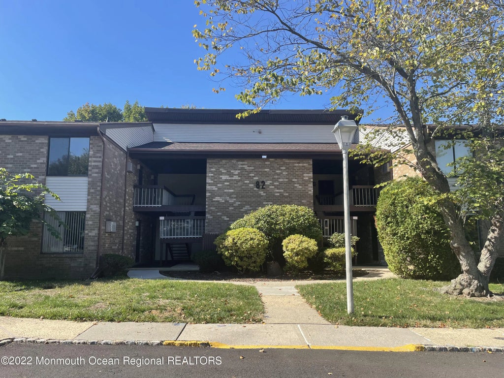 82 Amberly Drive F, Manalapan