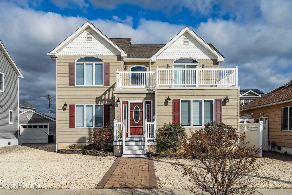 21 Magee Avenue, Lavallette