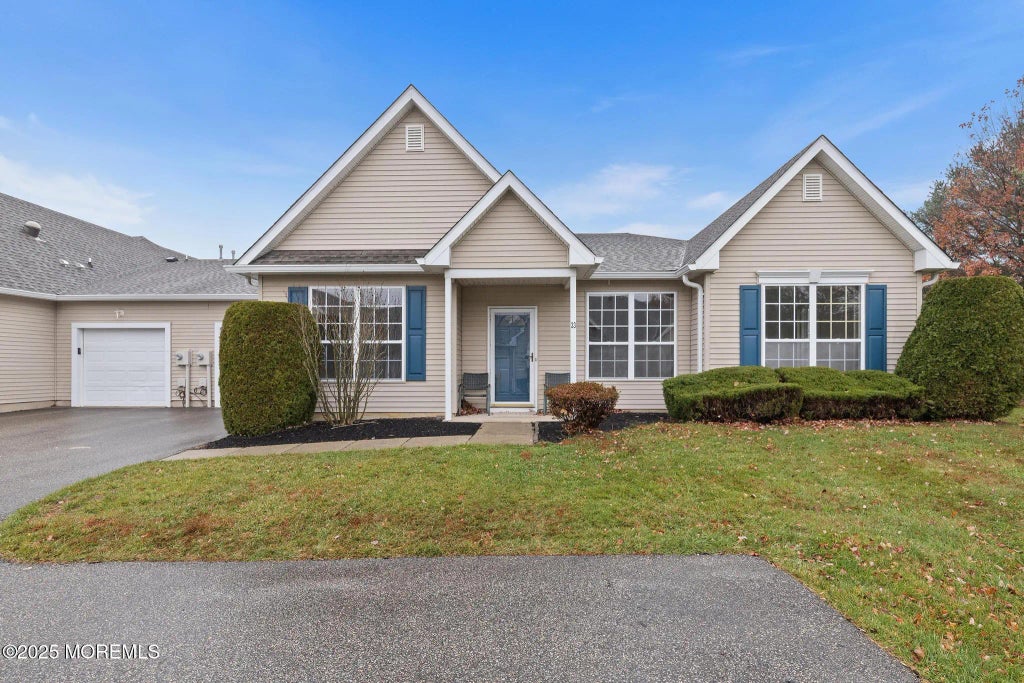 33 Deerchase Lane, Lakewood