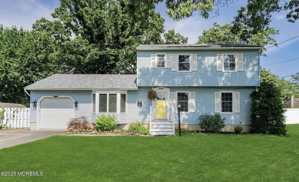 343 Clifton Avenue, Bayville