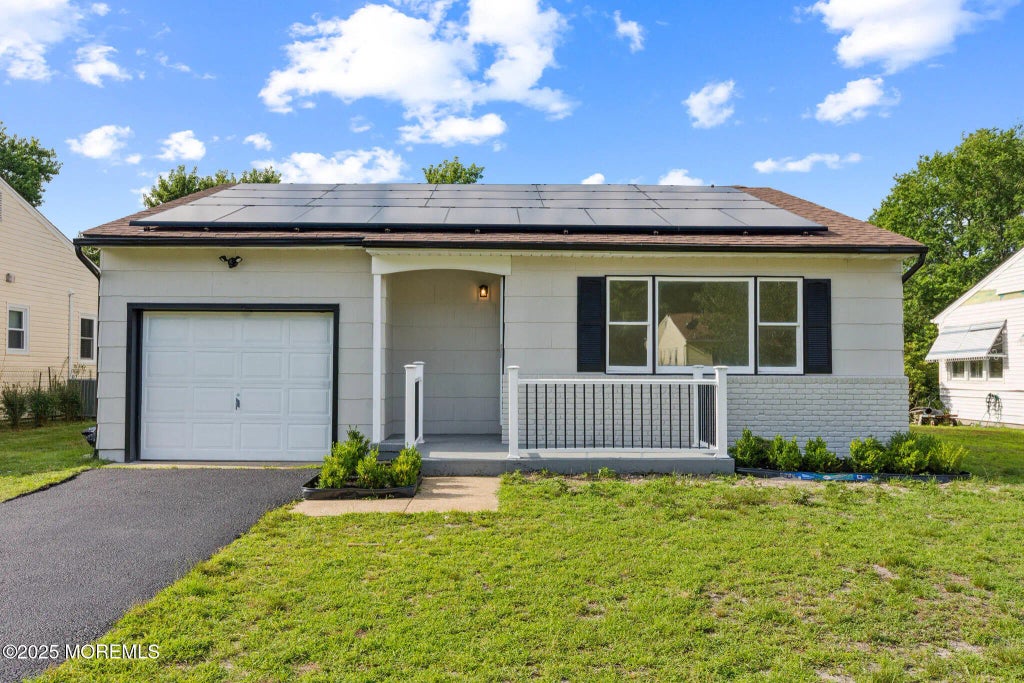 6 Eton Road, Toms River