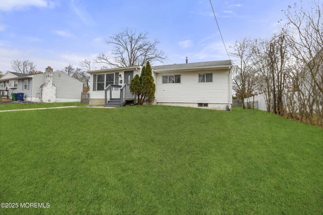 28 Brandies Road, Toms River