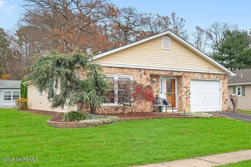 22 Rushmore Drive, Brick