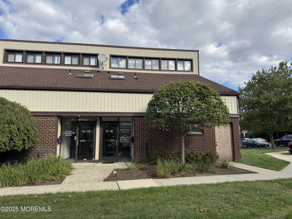 52 Brunswick Woods Drive, East Brunswick