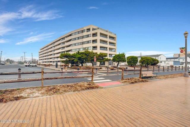 525 Ocean Boulevard 303, Long Branch