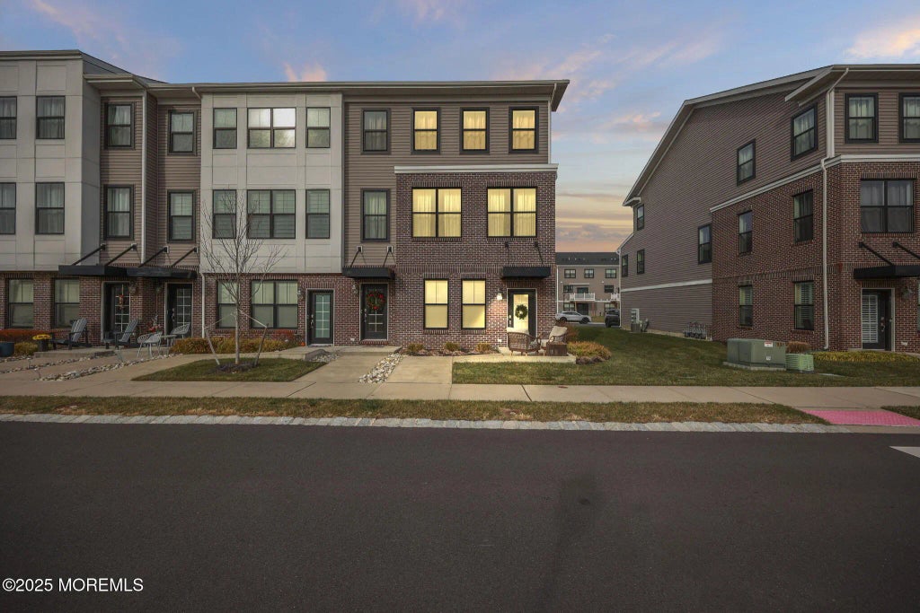 43 Midway Road N, Tinton Falls