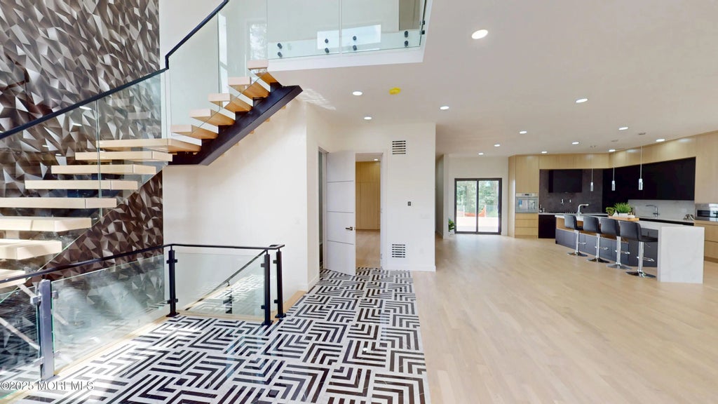 93 Buckley Road, Marlboro