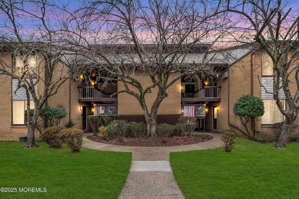 55 Amberly Drive G, Manalapan