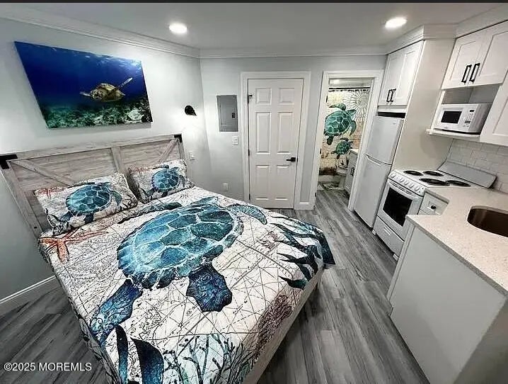 225 E Wildwood Avenue 323, Wildwood