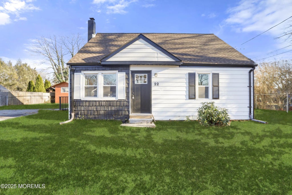 22 Oak Ridge Parkway, Toms River