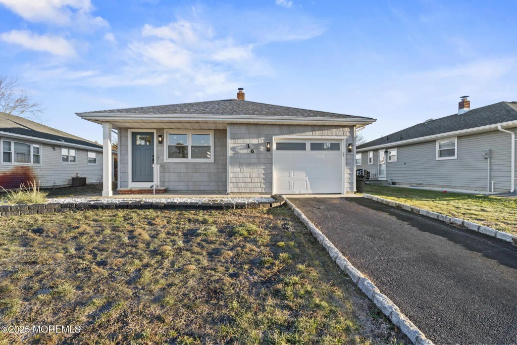 16 Saint Kitts Drive, Toms River