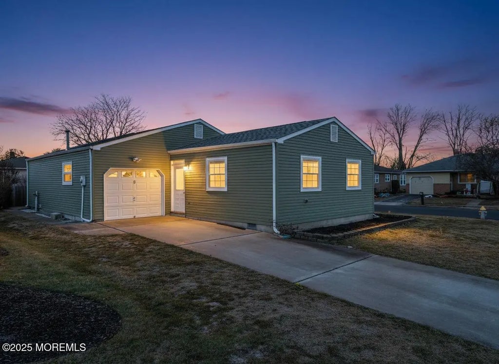 2 Seville Place, Toms River