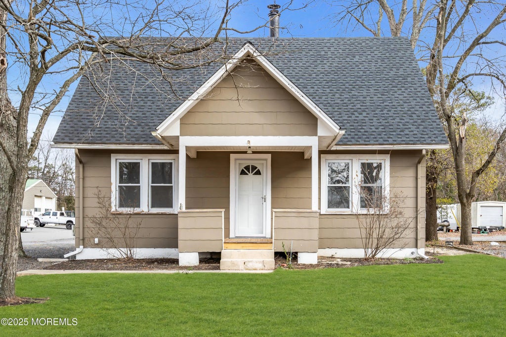 2061 Lakewood Road, Toms River