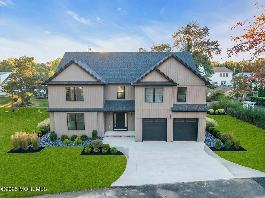 2123 Dumont Terrace, Wall