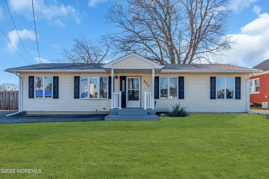 817 Beachwood Boulevard, Beachwood