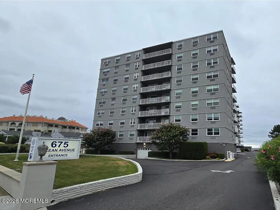 675 Ocean Avenue N 8e, Long Branch