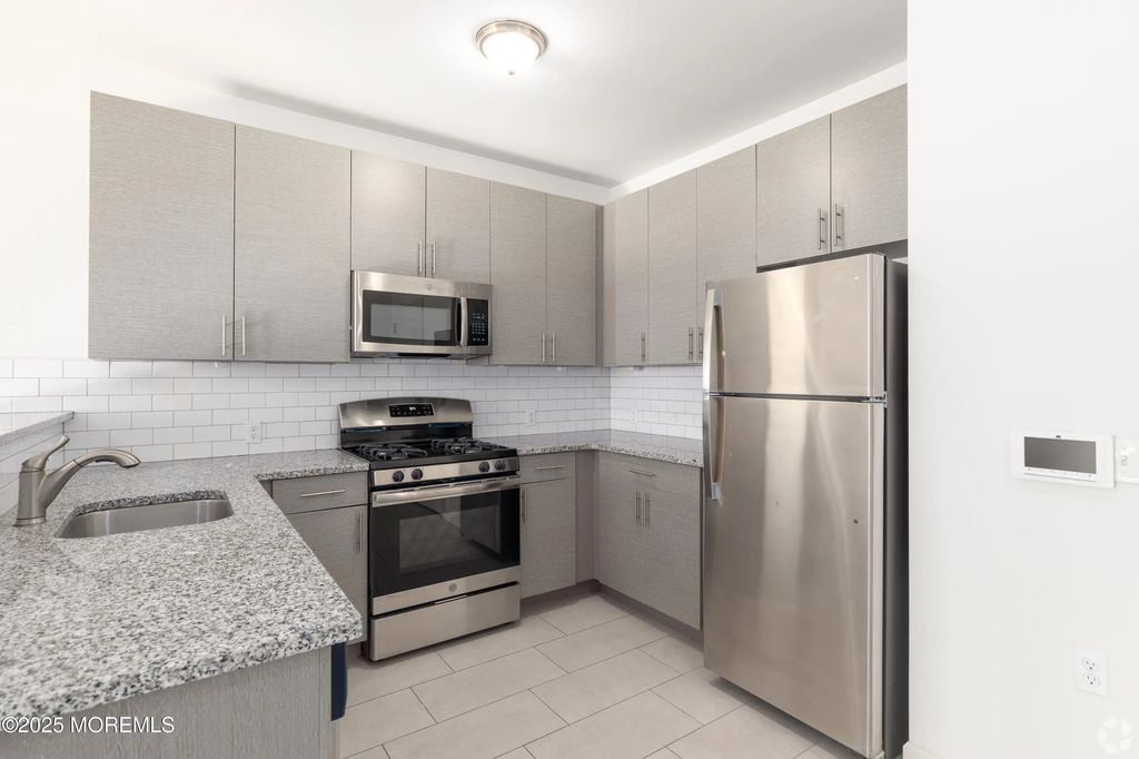 509 Memorial Drive, Neptune Township