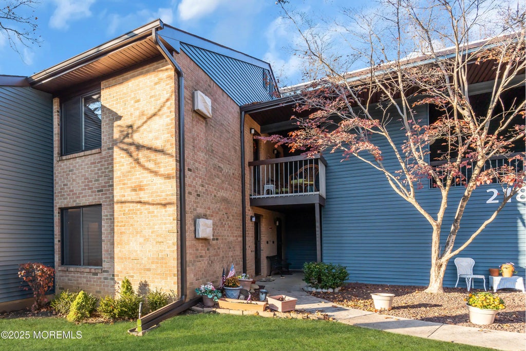 218 Medford Court A, Manalapan