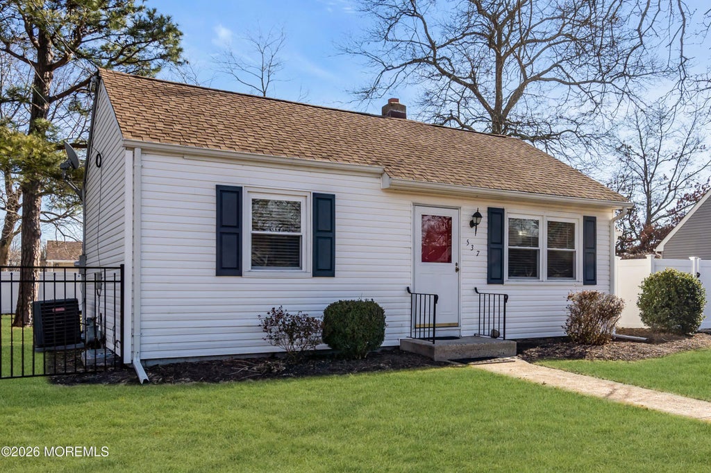 537 Longboat Avenue, Beachwood