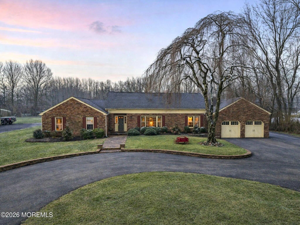 402 Main Street, Manalapan