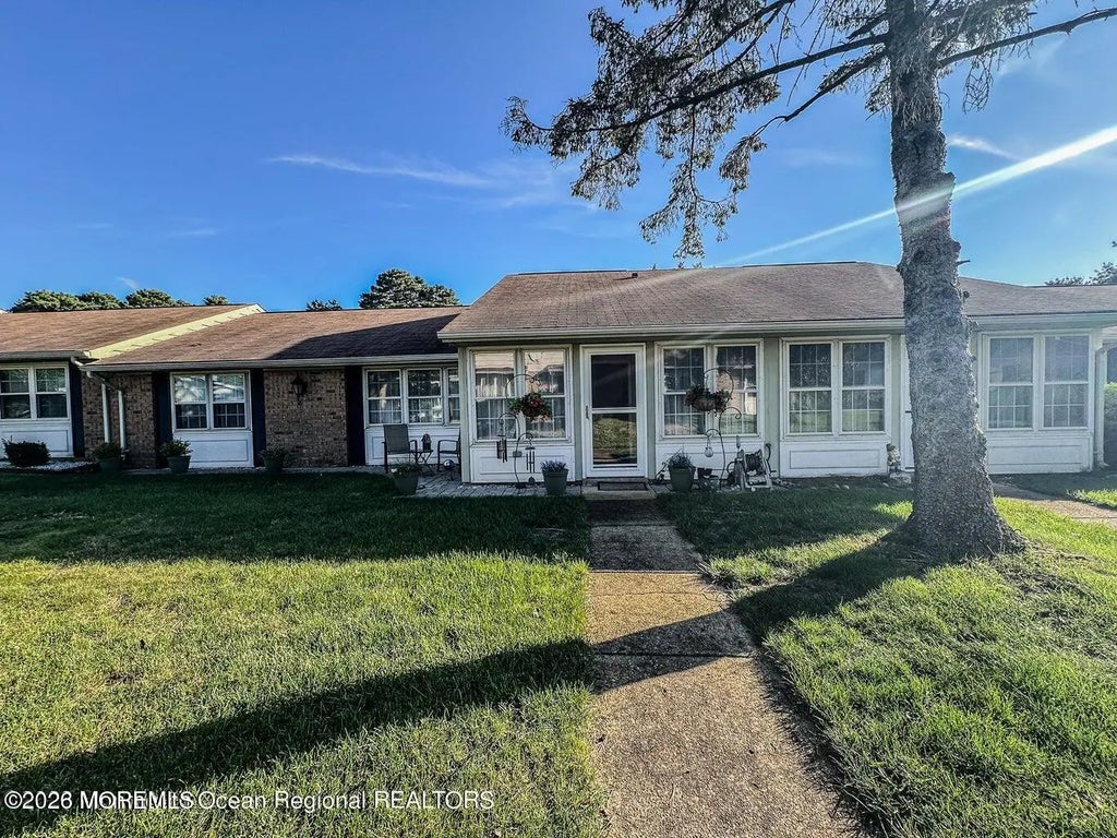 27 Cambridge Circle C, Manchester