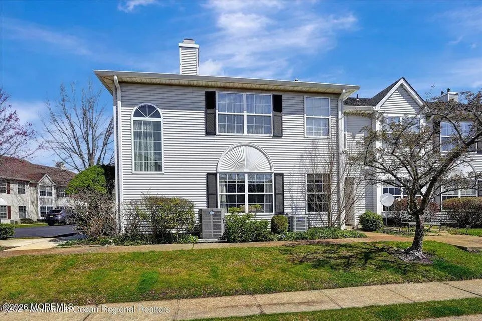 13 Racquet Road, Wall