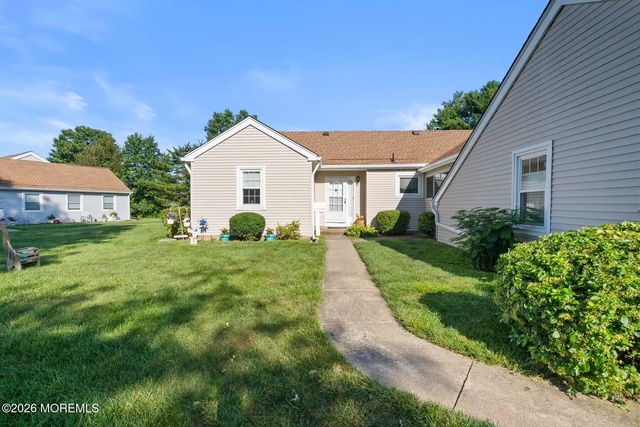 82 Parkway Drive B, Freehold