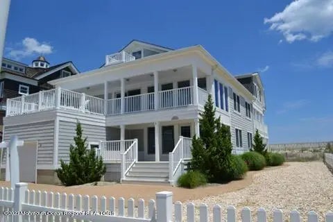 2 Bridge Avenue, Bay Head