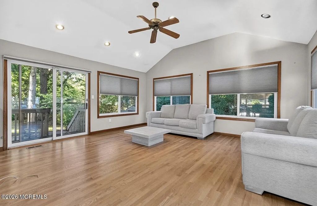 187 Elmwood Road, Oakhurst