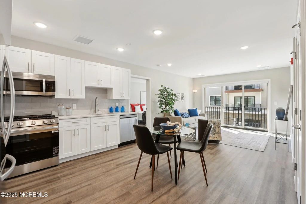 272 Willow Avenue 206, Long Branch