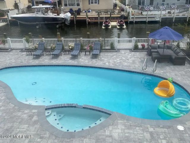 288 Periagua Lane, Mantoloking
