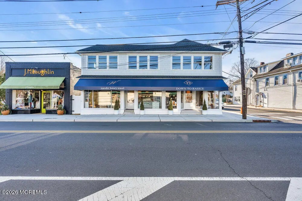 17 W River Road, Rumson